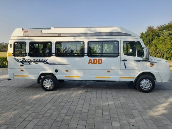  20 Seater Deluxe Tempo Traveller in Delhi